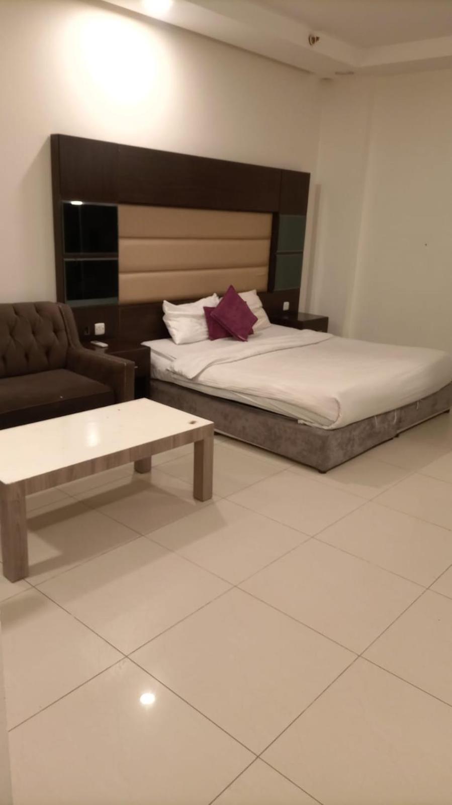 Aram Room Riaad Buitenkant foto